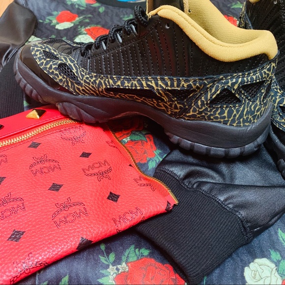 Air Jordan Retro 11 Low - Picture 8 of 8